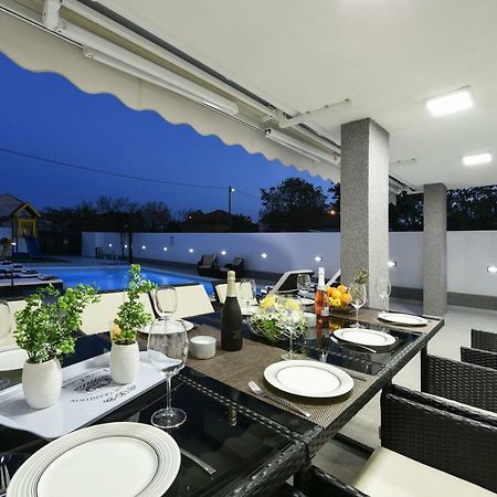 זאדאר Villa Mare - With Heated Pool מראה חיצוני תמונה