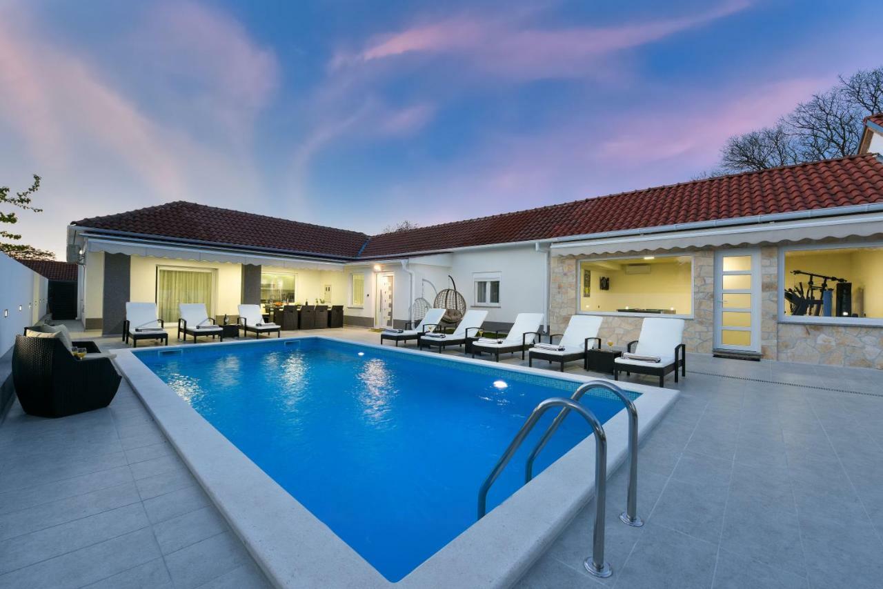 זאדאר Villa Mare - With Heated Pool מראה חיצוני תמונה