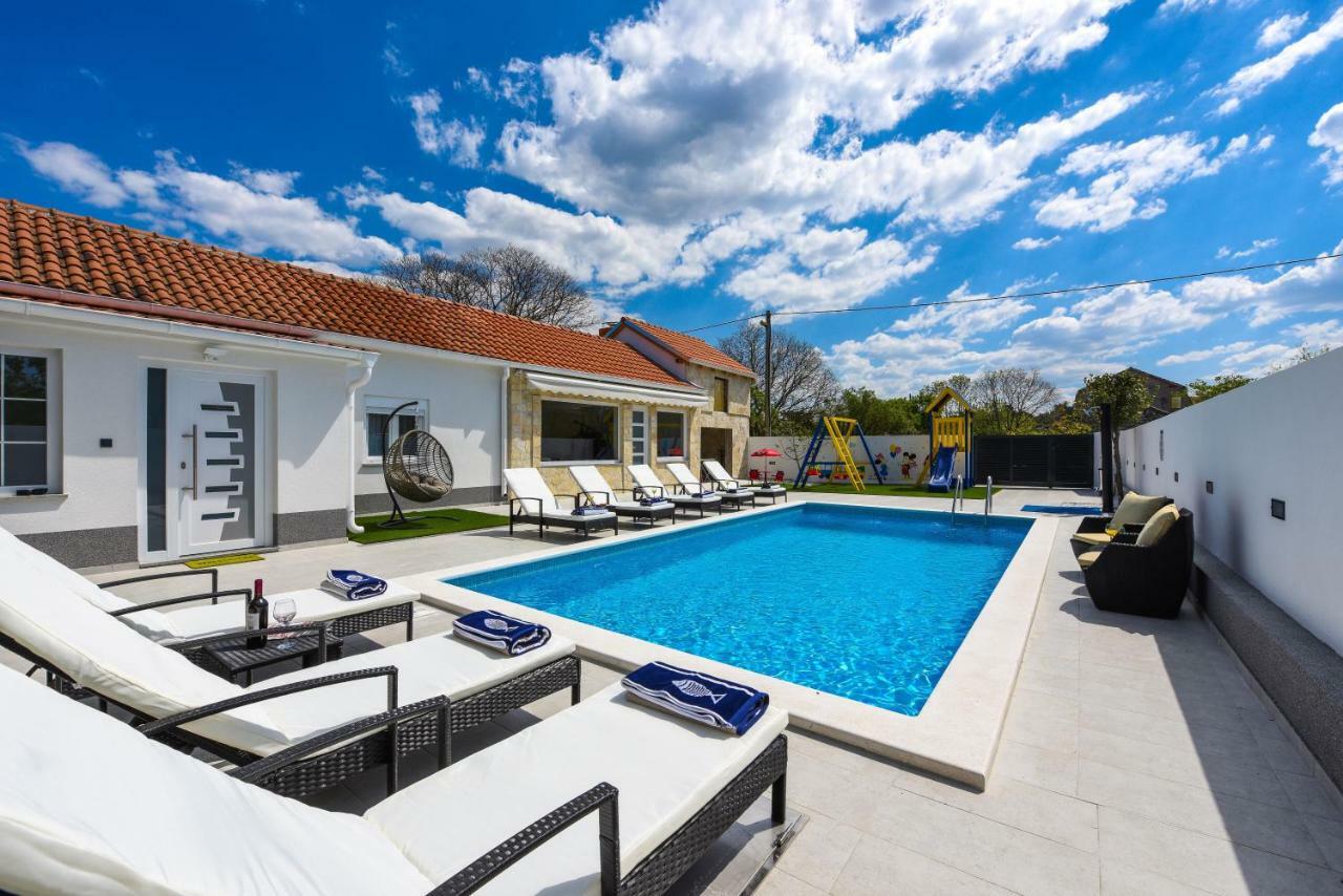 זאדאר Villa Mare - With Heated Pool מראה חיצוני תמונה
