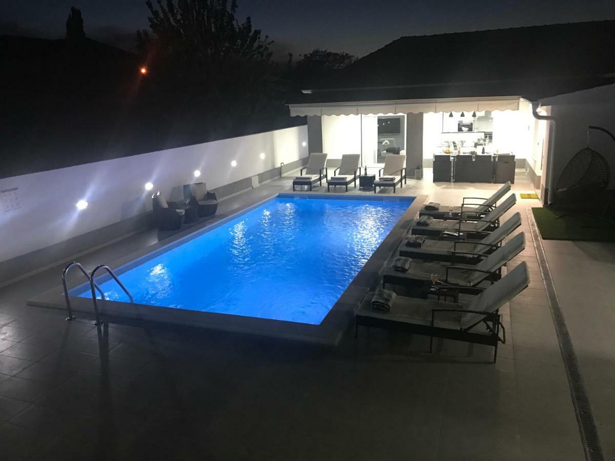 זאדאר Villa Mare - With Heated Pool מראה חיצוני תמונה