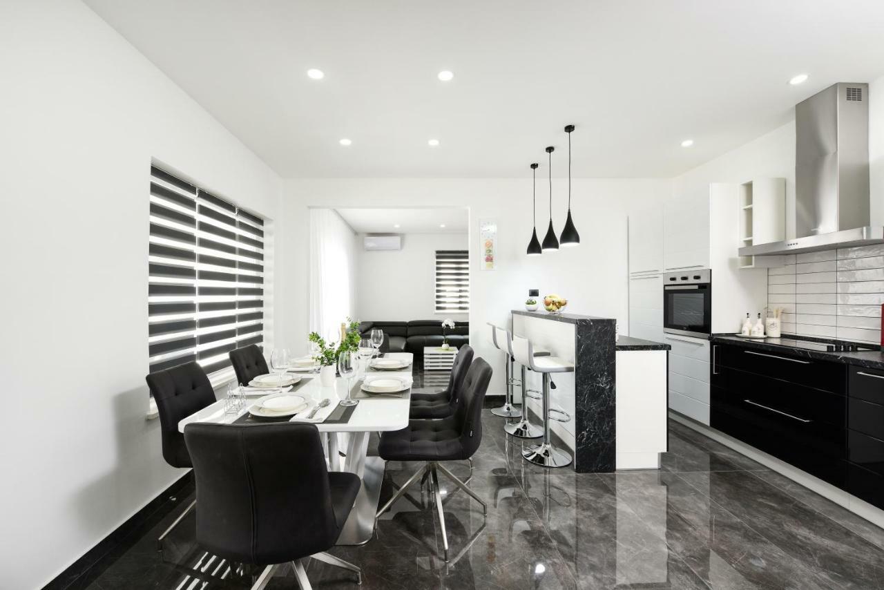 זאדאר Villa Mare - With Heated Pool מראה חיצוני תמונה