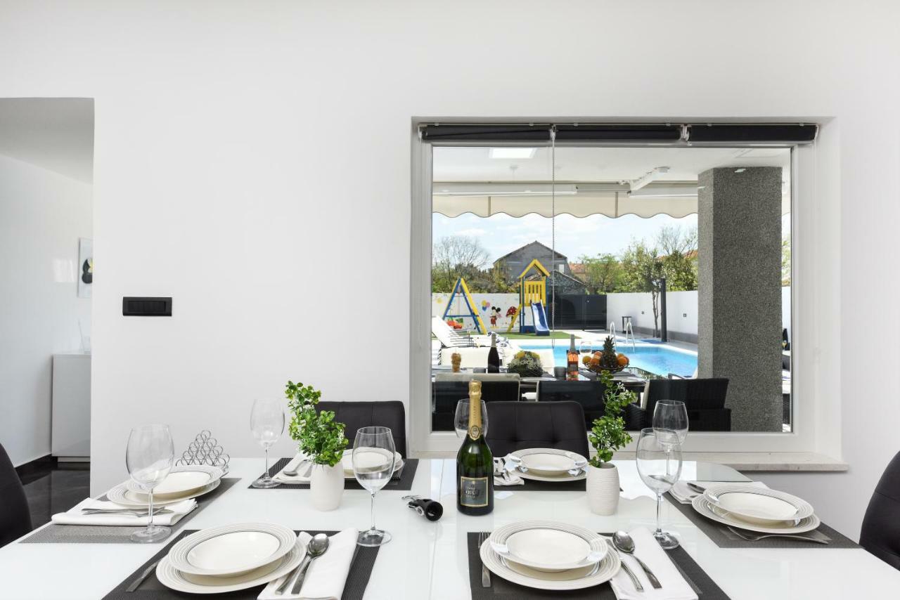 זאדאר Villa Mare - With Heated Pool מראה חיצוני תמונה